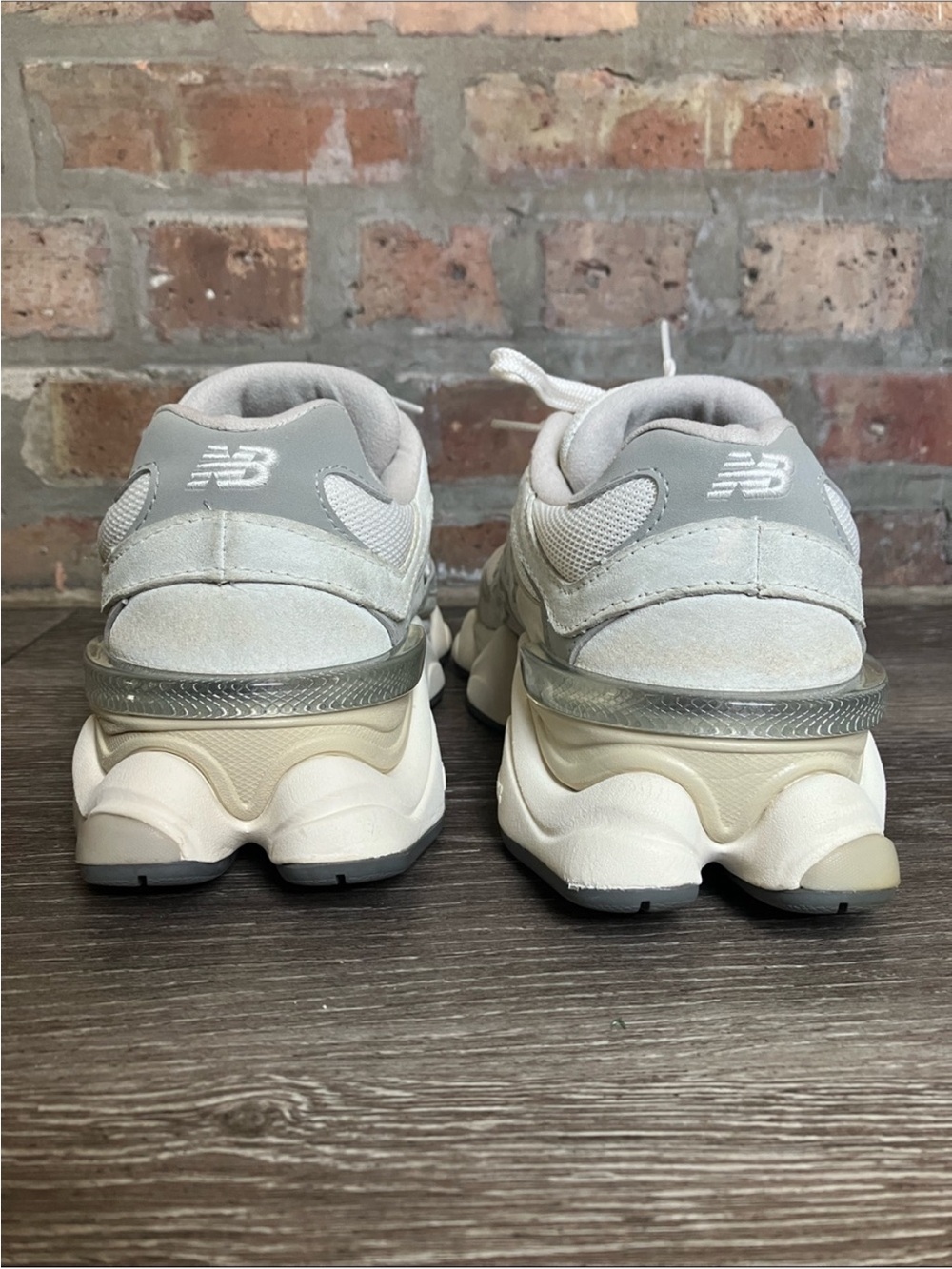 New Balance 9060 - Picture 4 of 8